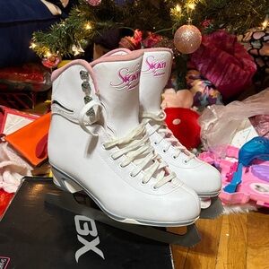 Skatie Women's White and Pink Ice Skates